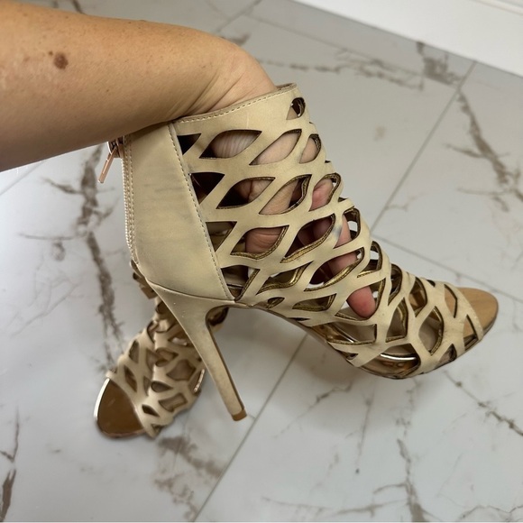 Charlotte Russe Beige High Heels Sandals Size 8 - Picture 5 of 9